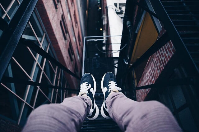 Combine cada calça com os sapatos certos!